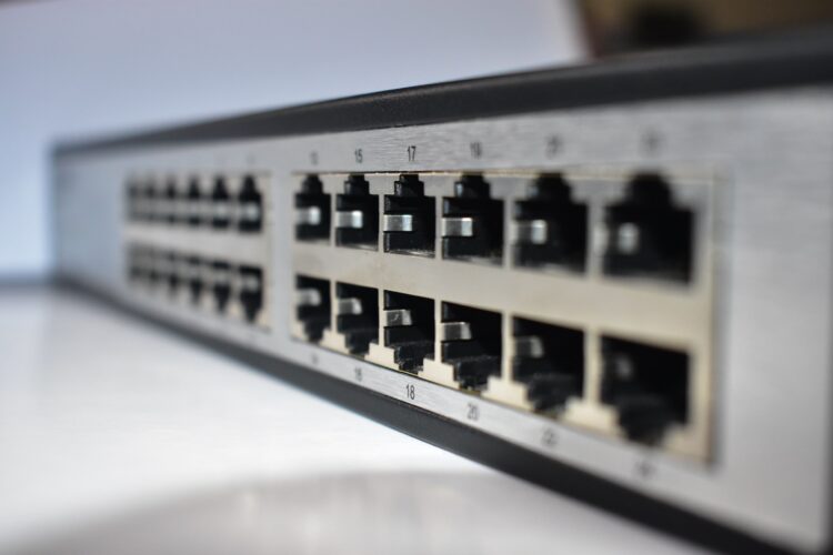 スイッチングハブ