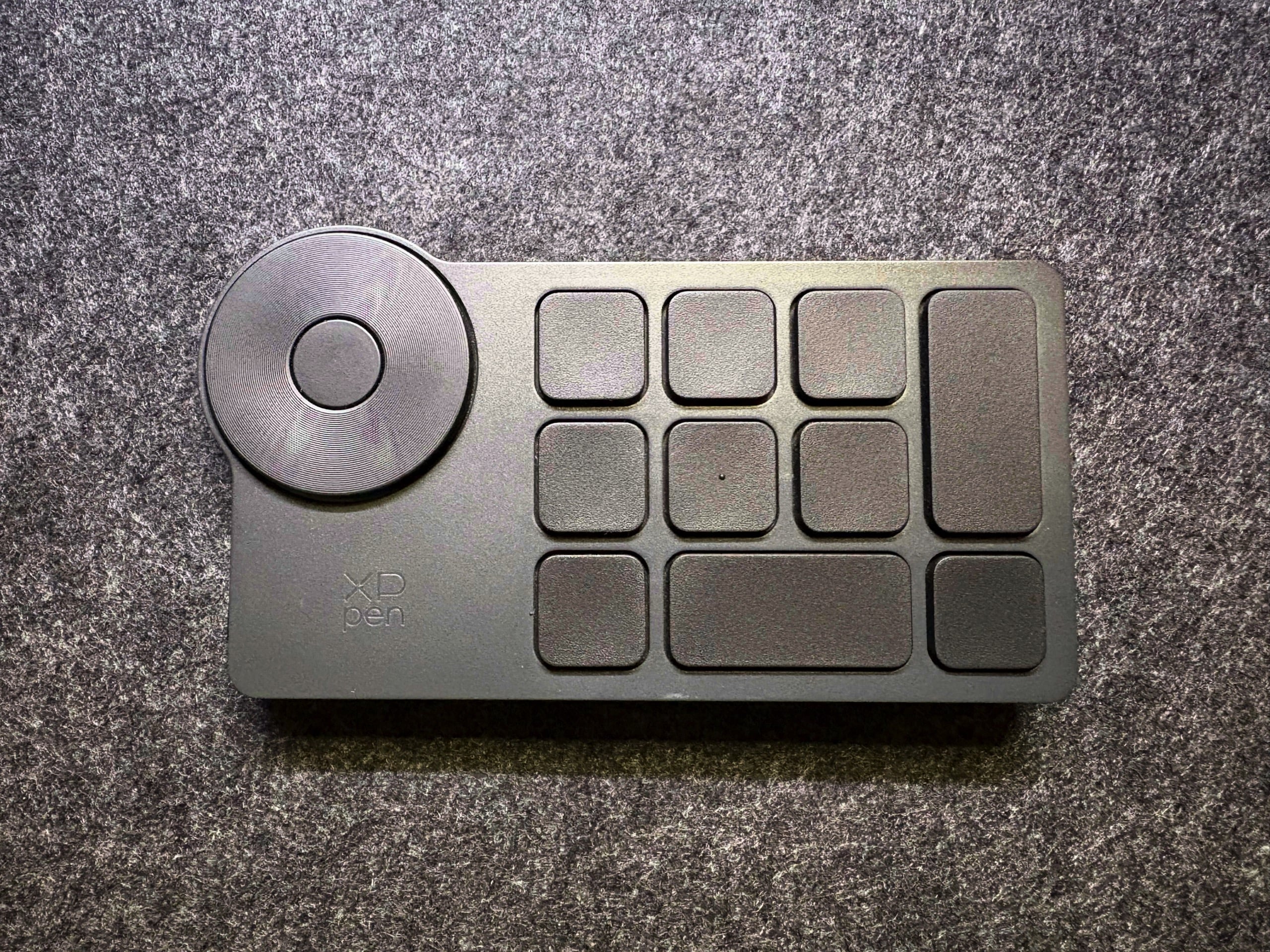 XPPenの左手デバイスは仕事で使える？実際に長期間使った評価と判断ポイント