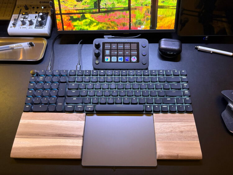 Satechi SM1にKeychronキーキャップを装着した状態