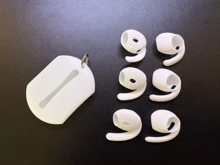 AirPods 5&AirPods 4用 AhaStyle イヤーフック