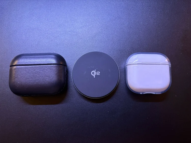 Qi2充電器とAirPods 5とAirPods Pro 3